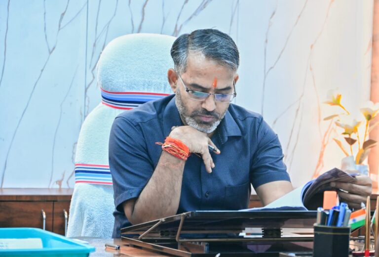 लगातार बारिश और जलजमाव को लेकर डीसी ने जारी की एडवाइजरी, नदी-नालों से दूर रहने की अपील