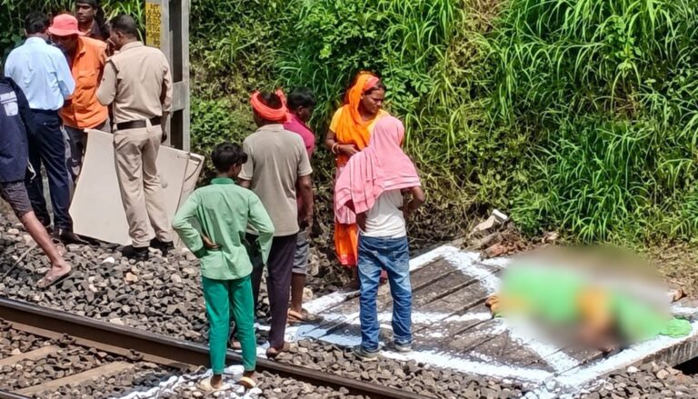 डुमरी में ट्रेन की चपेट में आने से अज्ञात महिला की मौत, जांच में जुटी पुलिस